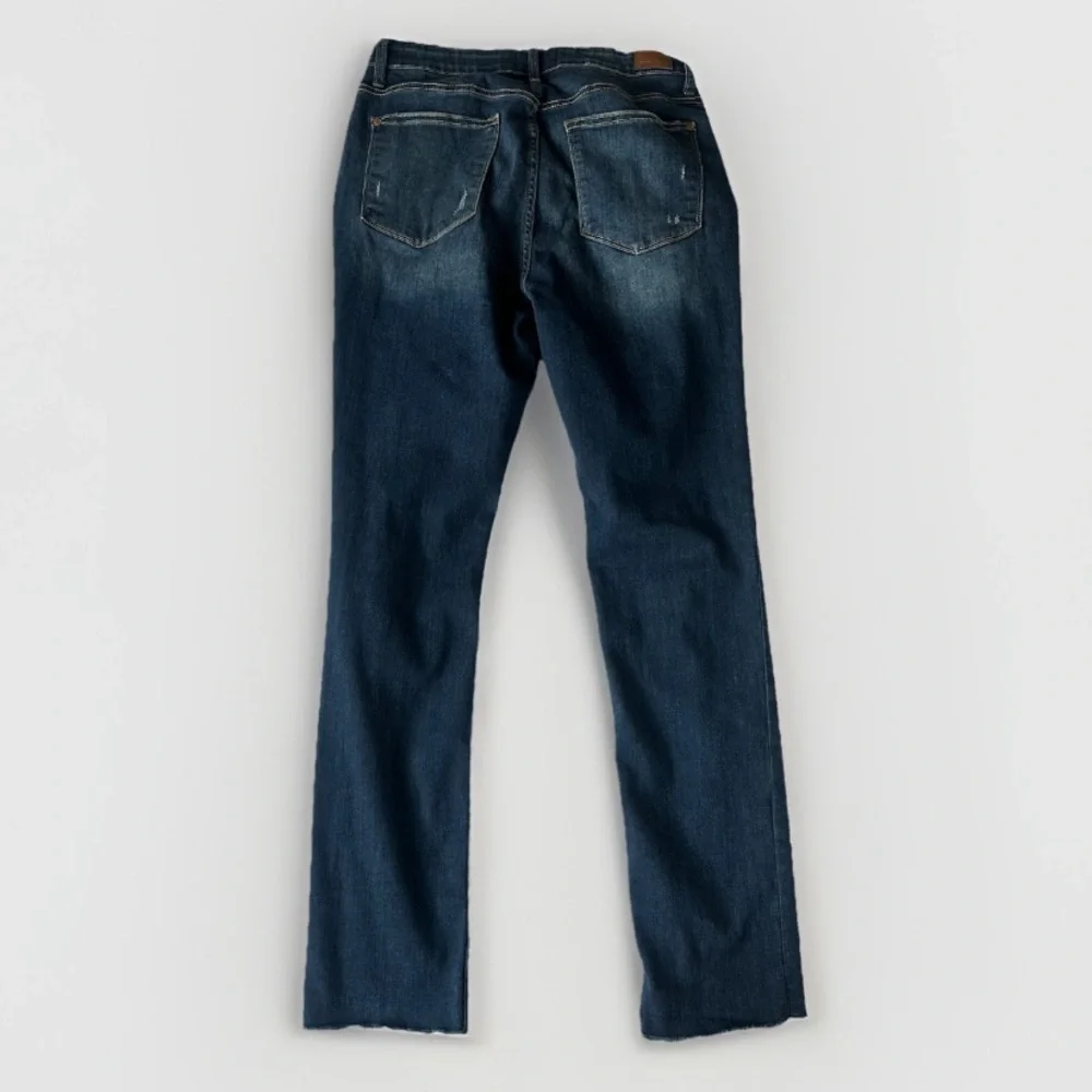 Judy Blue Distressed Straight Jeans Medium Wash Womens Size 13/31 - Picture 2 of 11